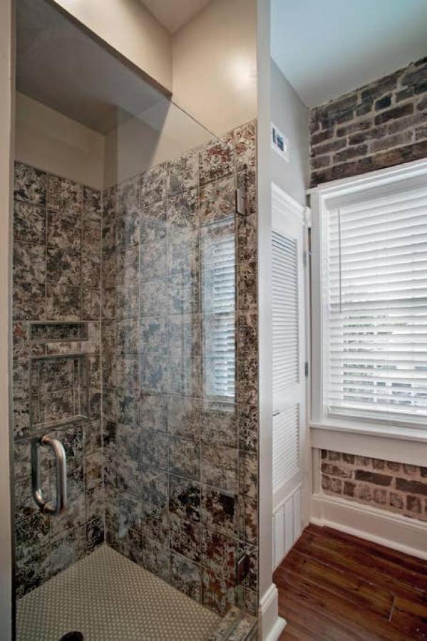 Villa Newly Renovated 4 Bed 3 Bath And 2 Parking Spots Savannah Exterior foto