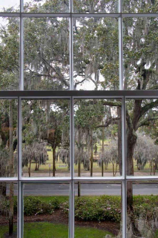 Villa Newly Renovated 4 Bed 3 Bath And 2 Parking Spots Savannah Exterior foto