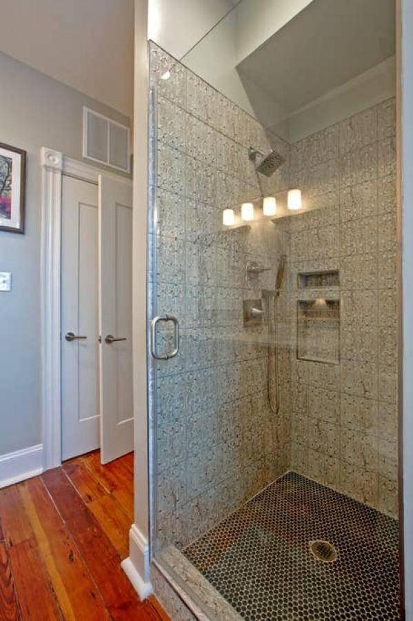 Villa Newly Renovated 4 Bed 3 Bath And 2 Parking Spots Savannah Exterior foto