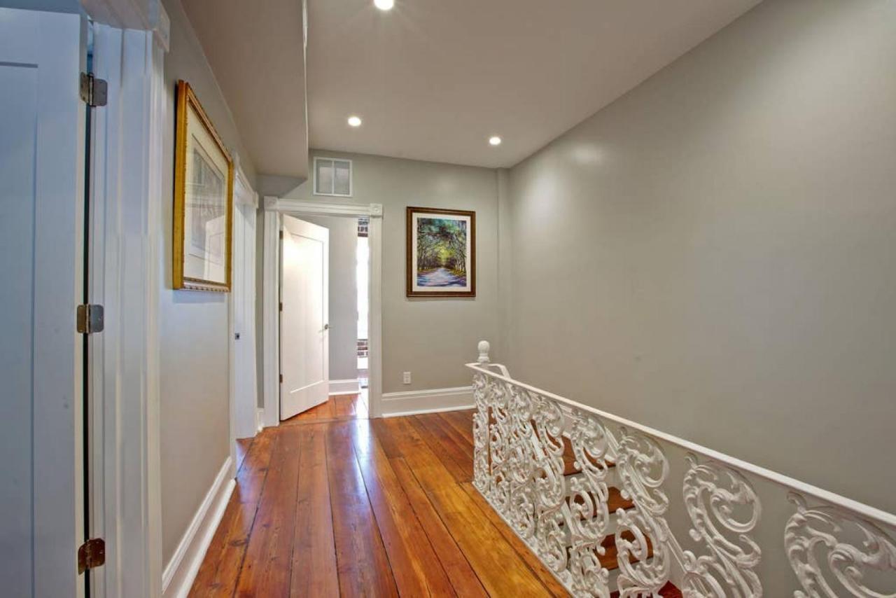 Villa Newly Renovated 4 Bed 3 Bath And 2 Parking Spots Savannah Exterior foto