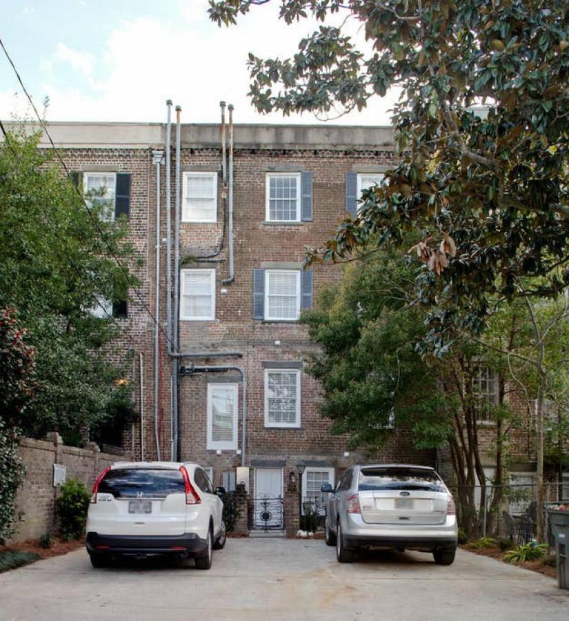 Villa Newly Renovated 4 Bed 3 Bath And 2 Parking Spots Savannah Exterior foto